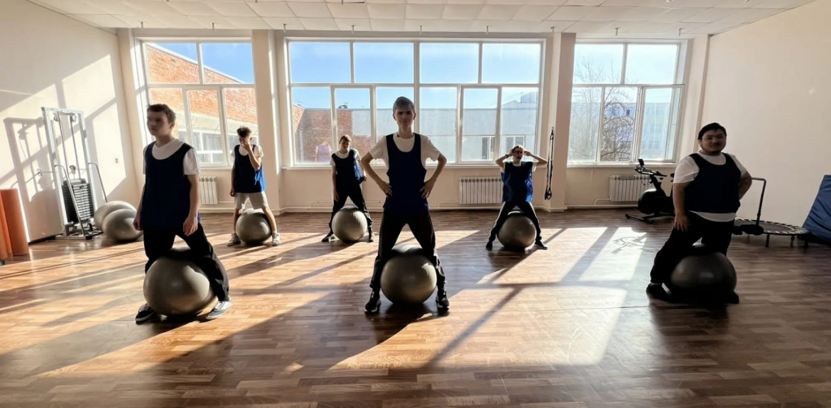 Акция «Зажги синим»: мастер-класс «Шарики — весело и полезно»